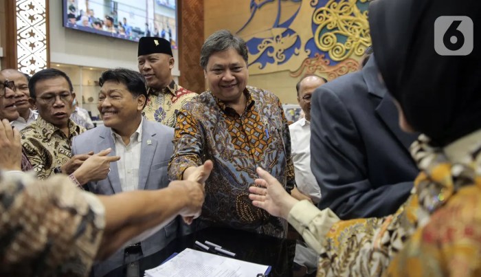 Sidang Paripurna DPR Bahas UU Cipta Kerja