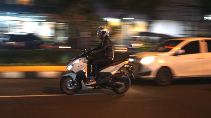 Tips Aman Berkendara di Malam Hari