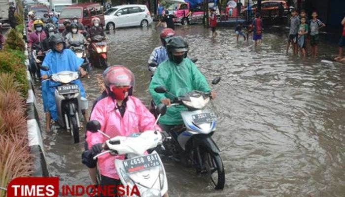 Malang Diprediksi Diguyur Hujan Sore Ini, Warga Diminta Waspada