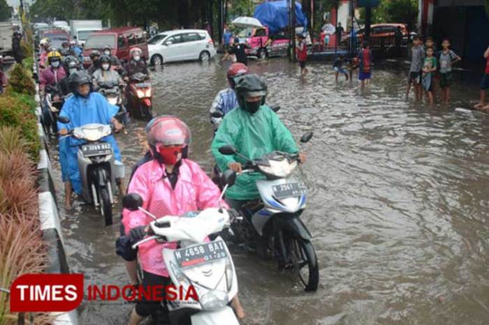 Malang Diprediksi Diguyur Hujan Sore Ini, Warga Diminta Waspada