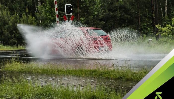 Bagaimana Cara Menghindari Aquaplaning di Jalan Basah?