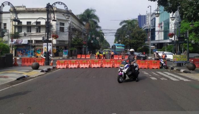 Polisi Bubarkan Balap Liar di Jalan Raya Bandung