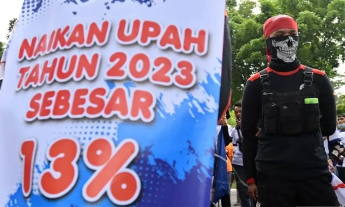 Pemerintah Naikkan UMP di 32 Provinsi