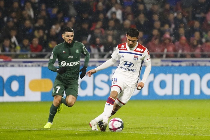 Lyon etienne ligue draw celebrate Saint Etienne Menang 1-0 atas Lyon