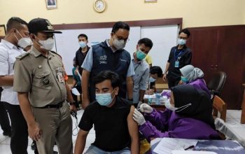 Rumah Sakit di Jakarta Buka Layanan Vaksin Malam Hari