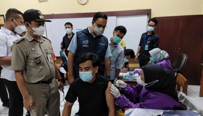 Rumah Sakit di Jakarta Buka Layanan Vaksin Malam Hari