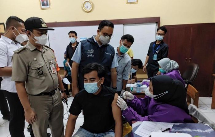 Rumah Sakit di Jakarta Buka Layanan Vaksin Malam Hari