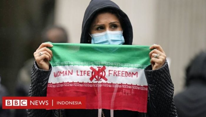 DPR Desak Pemerintah Siaga Evakuasi WNI dari Iran