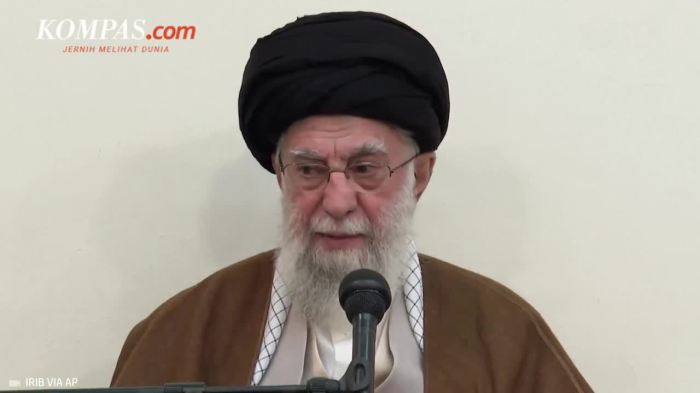 Khamenei Deklarasi: Ini Baru Permulaan, Iran Siap Perang Total