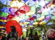 Festival Payung Indonesia Jadi Daya Tarik Wisatawan