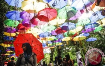 Festival Payung Indonesia Jadi Daya Tarik Wisatawan