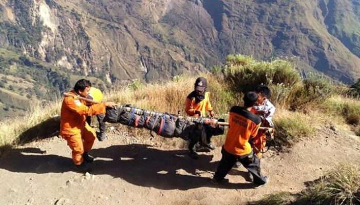 Evakuasi Dramatis Pendaki Brasil di Rinjani, Helikopter Gagal Total