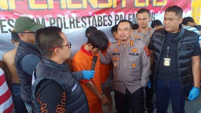 Perundungan dan kasus siswa bakar sekolah di Temanggung - FSGI ... Insiden Berdarah di SMA, Pelajar Jadi Korban, Pelaku Tewas Bunuh Diri