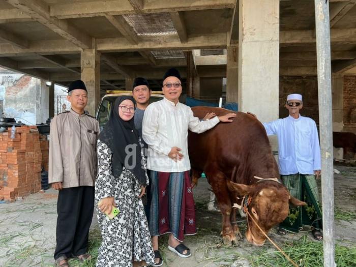 Prabowo Sumbang Sapi Kurban 1,1 Ton di Masjid Agung Demak - YouTube Sapi Kurban Prabowo Tiba di Sejumlah Daerah, Ini Penampakannya
