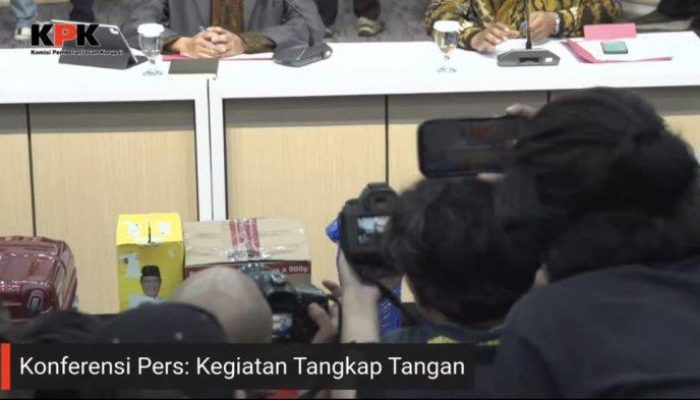 Bongkar Isi Chat, Amanda Lucson Buka Suara Soal Fajar Noor