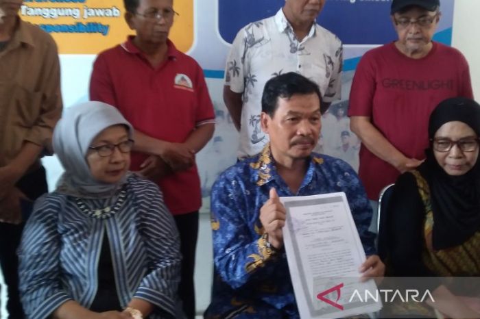 Sejumlah teman SMA Presiden Joko Widodo tanggapi isu ijazah palsu ... Istana Tanggapi Permintaan TPUA Soal Ijazah Presiden