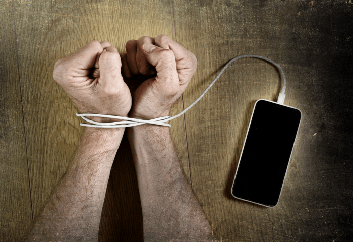 3 Cara Mudah Hadapi Anak yang Sulit Lepas dari Gadget Ini 3 Kepribadian yang Sering Tak Bisa Lepas dari Gadget