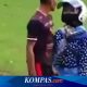 Momen Lucu Pemain Bola di Tengah Pertandingan
