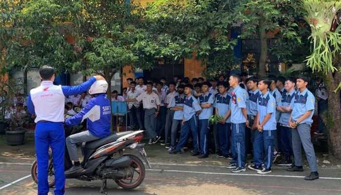 Edukasi Berkendara Motor untuk Pelajar Pentingnya Keselamatan