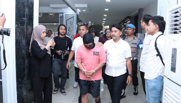 Empat Penyusup Demo Di Kalbar Ditangkap Polisi, Bom Molotov dan Senjata Tajam Disita