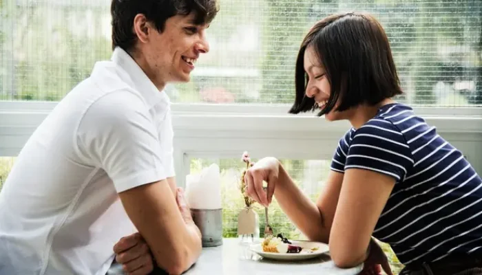 Naksir atau Hanya Suka Mendapatkan Perhatian? Ini Cara Membedakannya