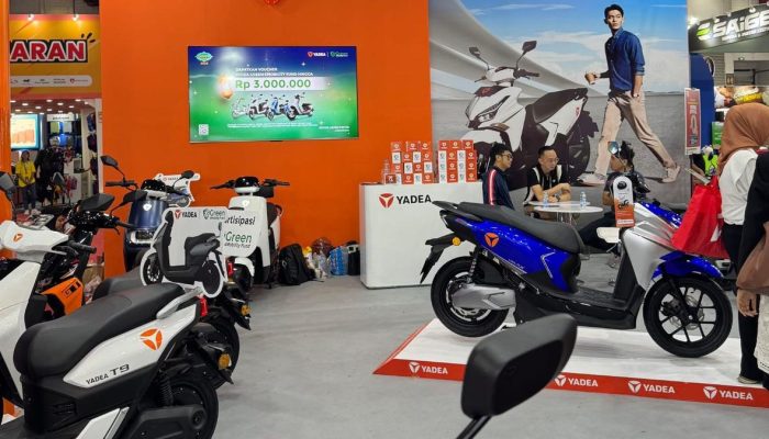 Perempuan Harus Memperhatikan Ini Sebelum Membeli Sepeda Motor Listrik