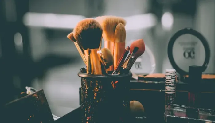 7 Langkah Penting untuk Membersihkan Kuas Makeup agar Kulit Tetap Sehat
