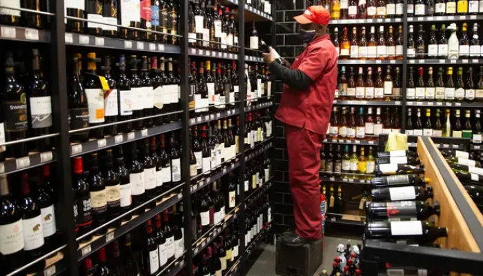 Minuman Beralkohol Ilegal Tanpa Cukai Senilai 39 Miliar Berhasil Diamankan