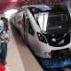 Penumpang LRT Mogok Jalan di Rel hingga Seribu Langkah saat Evakuasi