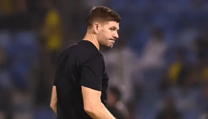 Gerrard Peluang Kembali ke Rangers Usai Pemecatan Russell Martin