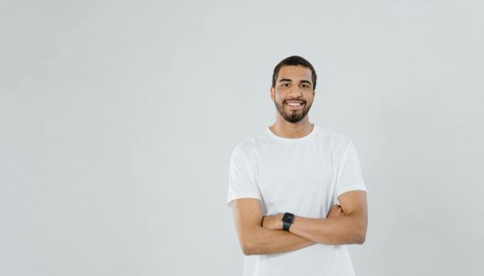 4 T-Shirt Simpel dan Berkelas untuk Bapak-Bapak Kekinian