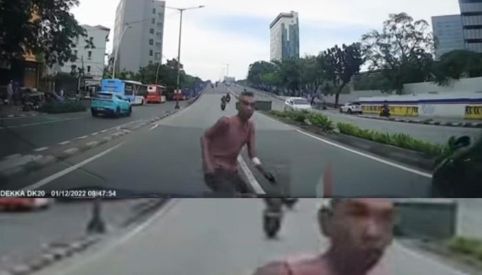 Viral Pria Menabrakkan Diri ke Mobil di Tanah Abang, Penjelasan Polisi Terungkap