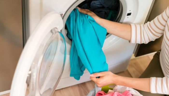 Bahaya Baju Baru yang Belum Dicuci untuk Kulit Sebelum Dipakai