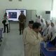 Presiden Bergaya Layaknya Petinju di Depan Siswa SMPN 4 Kota Bekasi