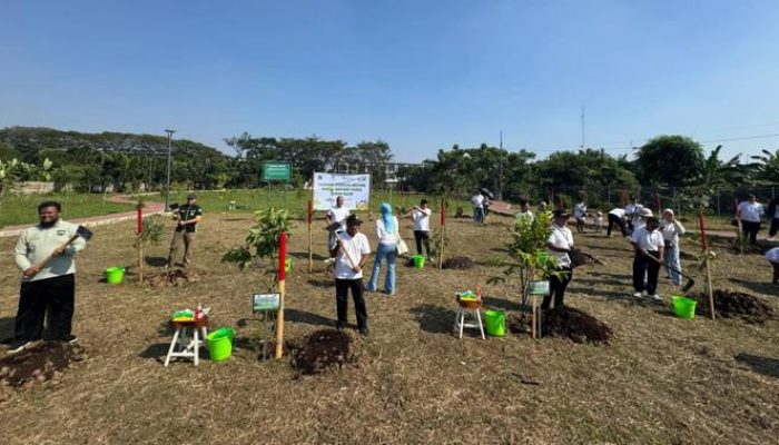 Jaga Lingkungan Terdampak LRT Jakarta dengan Penanaman 5.585 Pohon oleh Jakpro
