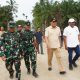 Tinjauan Progres Perbaikan Jembatan oleh Menko Polkam di Pengungsian Aceh