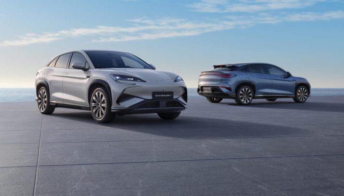 Perbandingan Panas EV Crossover Toyota bZ4X dan BYD Sealion 7 Mana yang Lebih Layak
