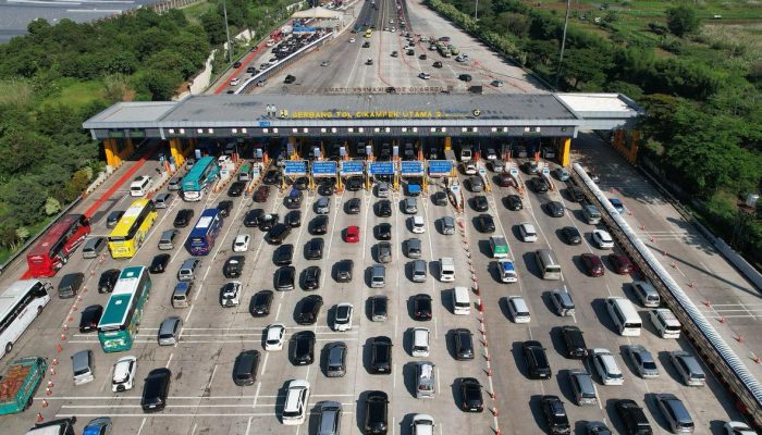 Libur Imlek 2026, Kenaikan Arus Kendaraan di Tol Jakarta-Cikampek 31 Persen