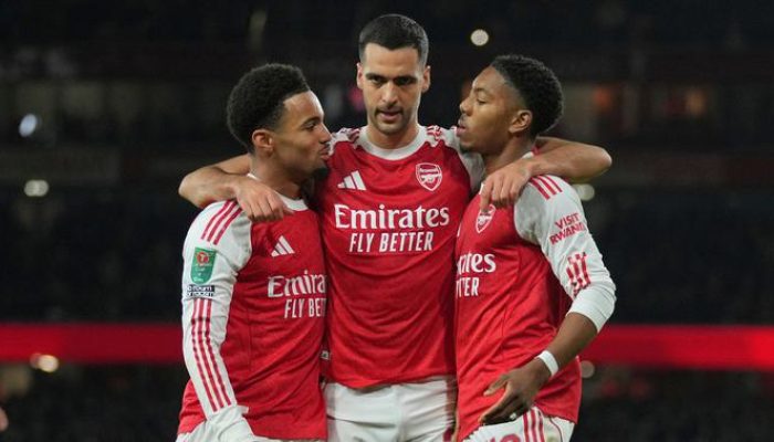 Arsenal Tetap di Puncak, Manchester United Targetkan Empat Besar