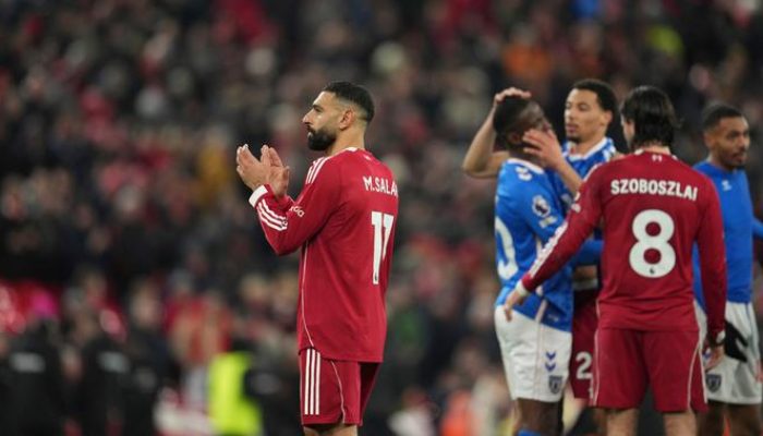 Krisis Liverpool Memburuk, Carragher Kritik Mohamed Salah Sedangkan Heskey Memberi Pembelaan