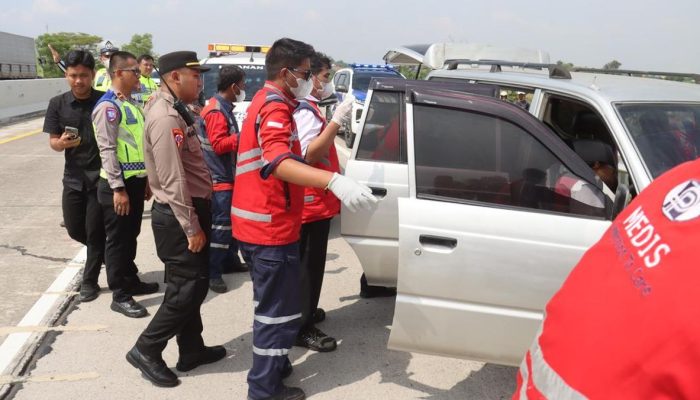 Diduga Keracunan Gas, Empat Orang Meninggal Dunia di Mobil di Tol Tegal