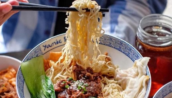 Kuliner Mi Gurih Manis yang Harus Dirasakan