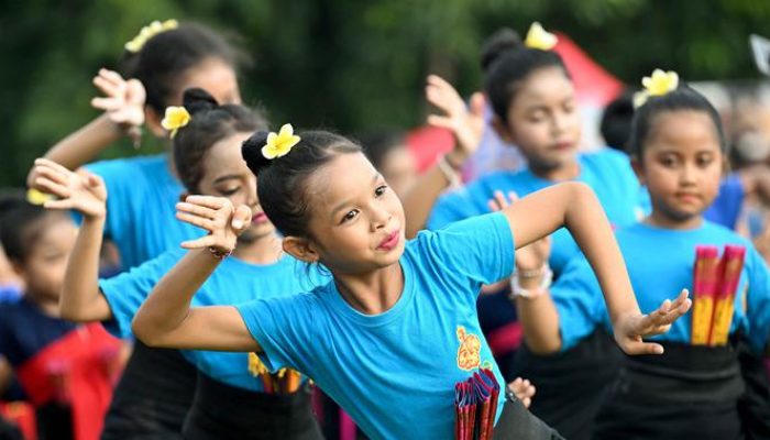 Tarian Tradisional Ratusan Anak-anak Bali Sambut Tahun 2026 Setelah 2025