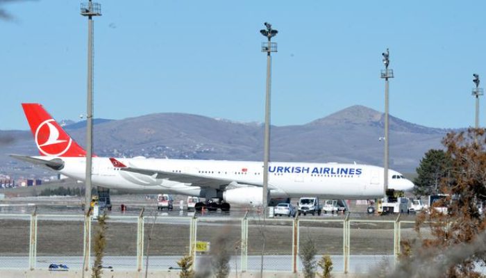 Penumpang Pasang Nama Wifi Bom, Pesawat Turkish Airlines Dikedepankan Dua Jet Tempur