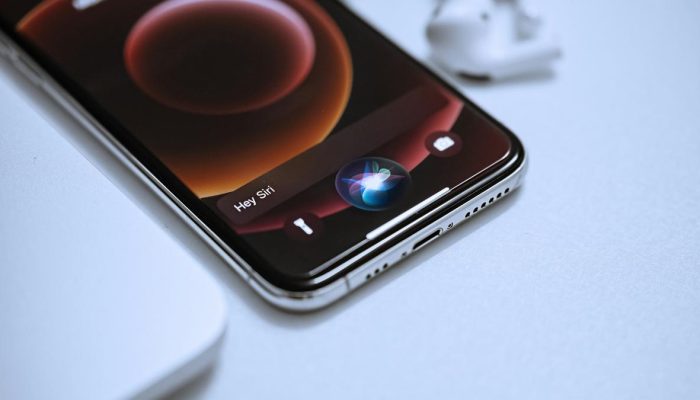 Siri Akan Dijalankan Sebagai Chatbot AI Siap Tanding ChatGPT dan Gemini
