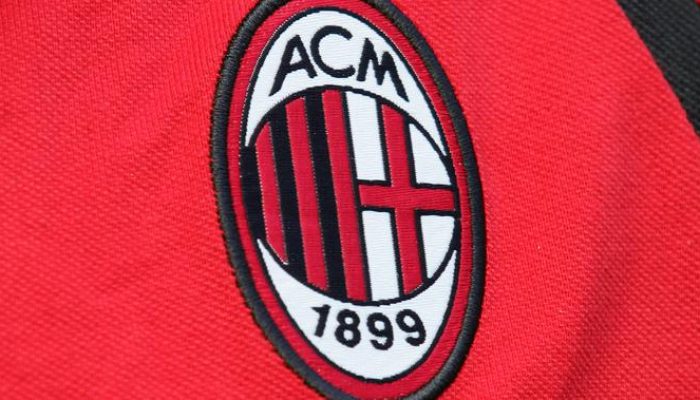 AC Milan Pimpin Perburuan Bek Muda Senegal di Atas Barcelona