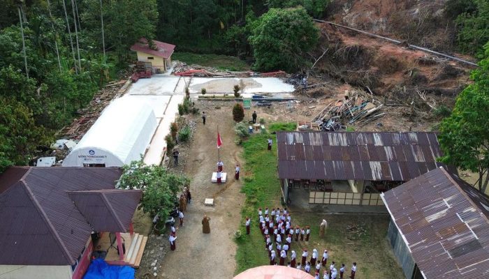 Siswa SD Tanah Datar Sumbar Belajar di Tenda Darurat Selama 2 Bulan