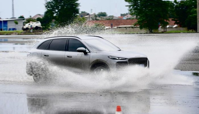 L8 Meluncur, SUV NEV Premium Tawarkan Kendali Halus dan Kenyamanan Maksimal
