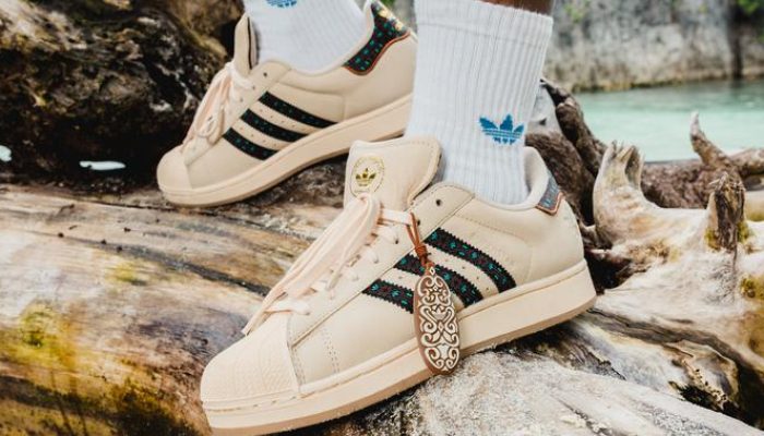 Koleksi Sepatu Edisi Papua dengan Detail Burung Cendrawasih Dirilis