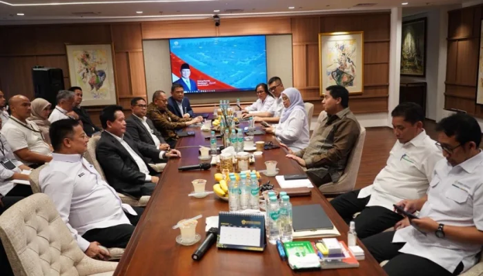 Menteri PKP Ajak Turunkan Suku Bunga Kredit Usaha PNM Bersama BRI